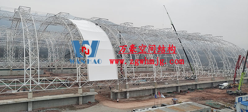 四川高興煤炭儲備基地建設(shè)項目鋼結(jié)構(gòu)接近尾聲，膜結(jié)構(gòu)開始安裝