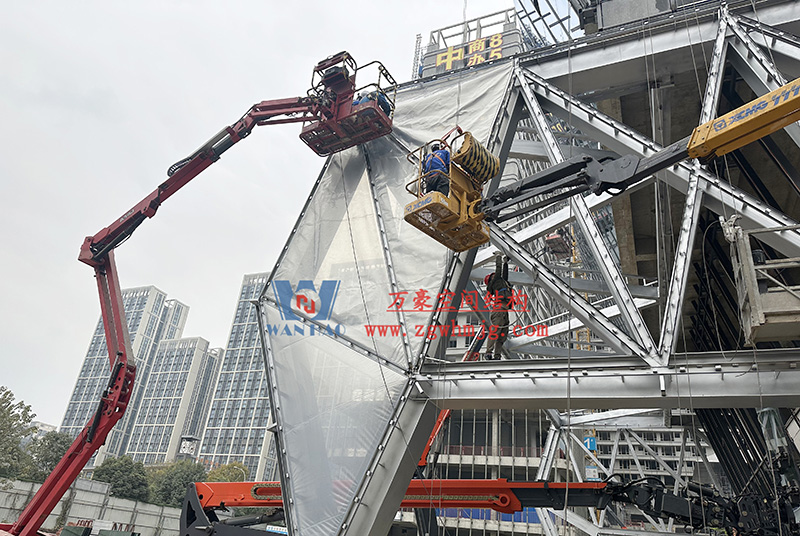 成都中建錦源匯膜結構工程項目現(xiàn)場施工進展