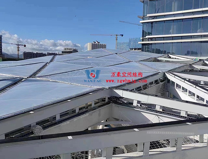 縱使烈日炎炎，腳步從未止歇！海南這個(gè)ETFE氣枕膜項(xiàng)目施工進(jìn)度有最新消息