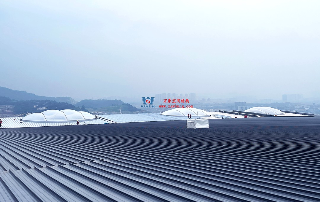 提檔提速，ETFE氣枕膜結(jié)構(gòu)天窗正在火熱施工安裝中