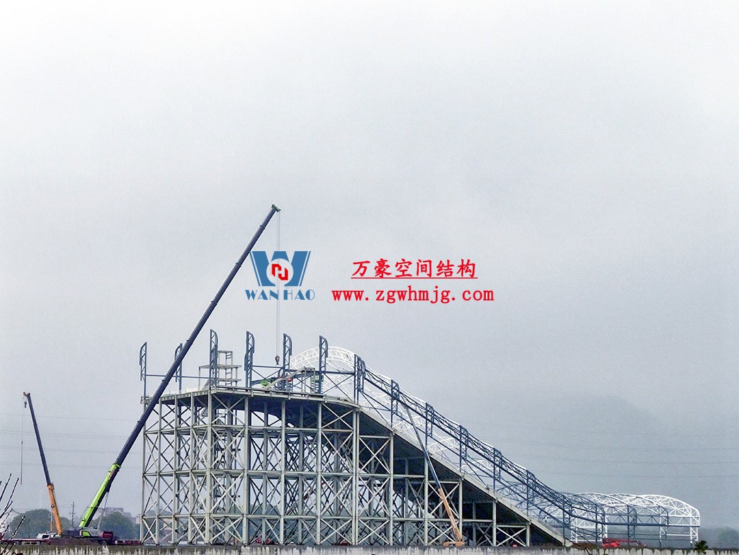 馭風逐沙，織就賽道美學——比亞迪紹興嵊州賽車場干拔沙坡觀景平臺鋼膜結(jié)構(gòu)