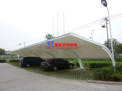 膜結(jié)構(gòu)小轎車車棚有幾種分類？私家車車棚膜結(jié)構(gòu)有哪幾種？