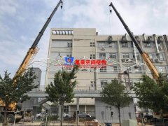 張拉膜結構車棚中鋼結構如何防銹？張拉膜車棚除銹的方法有哪些？