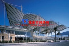 景觀張拉膜結(jié)構(gòu)有哪些性能特點(diǎn)？