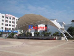 舞臺膜結(jié)構(gòu)具有哪些特性？張拉膜結(jié)構(gòu)舞臺有什么優(yōu)勢特點？