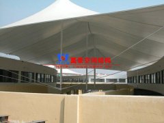 雨棚材料選哪種好？雨棚制作設(shè)計選膜結(jié)構(gòu)有哪些優(yōu)勢？