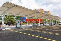 充電樁膜結(jié)構(gòu)車棚有什么特點(diǎn)？為何如此受歡迎？