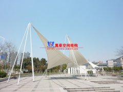 膜結(jié)構(gòu)建筑的連接部位哪些環(huán)節(jié)很重要？需要注意什么問題？
